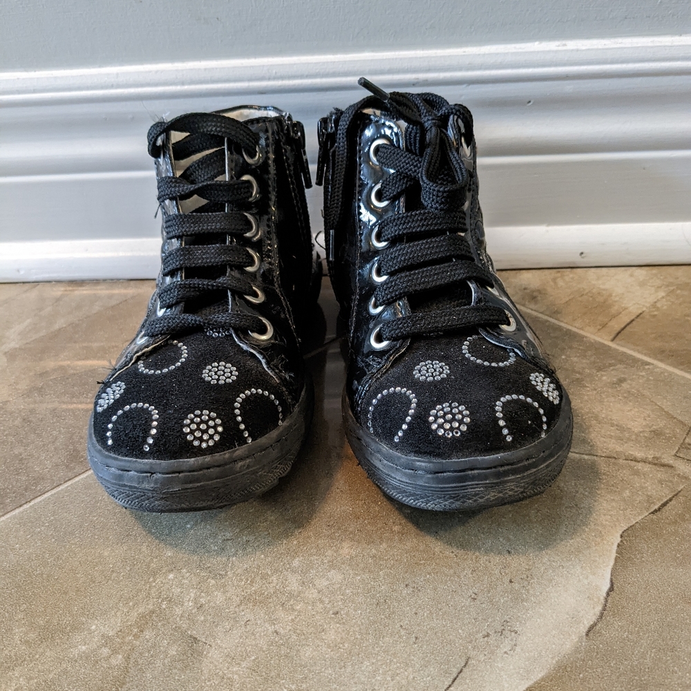 Boogie Browns black booties